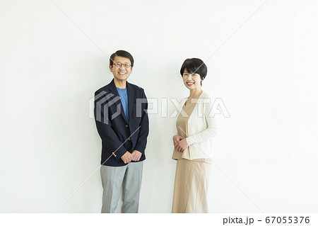 シニア夫婦 シニア夫婦 67055376