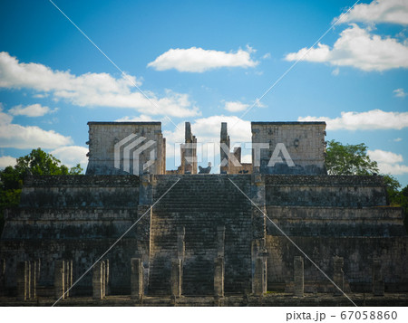 Exterior view to Templo de los Guerreros aka 67058860