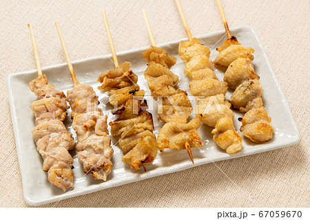 焼き鳥(塩焼き)盛り合わせ。セセリ・皮・ぼんじり。 焼き鳥(塩焼き)盛り合わせ。セセリ・皮・ぼんじり。 67059670