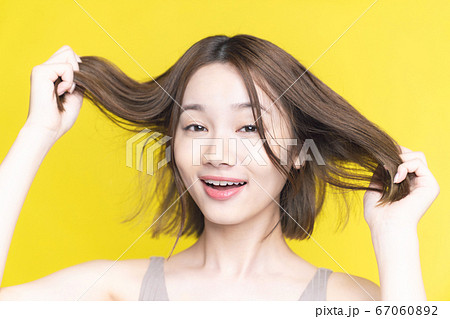 女性のヘアケアイメージ 美髪 美容 スキンケア 女性のヘアケアイメージ 美髪 美容 スキンケア 67060892