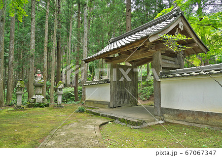 【洞光寺】 兵庫県丹波篠山市東本荘 67067347