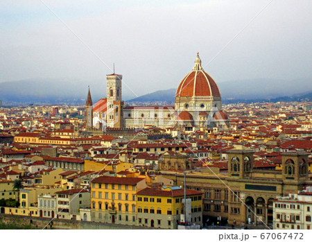 フィレンツェの華、ドゥオモ遠景 フィレンツェの華、ドゥオモ遠景 67067472