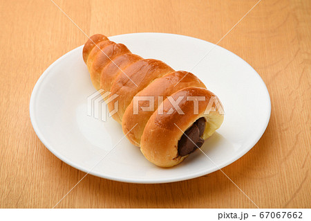 菓子パン　チョココロネ 67067662