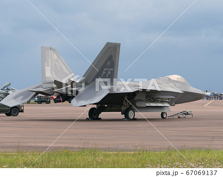 アメリカ空軍F-22ラプターデモチーム展示の写真素材 [67069137] - PIXTA