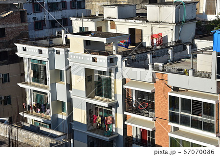 バングラデシュのコックスバザール　ホテル・モーテル・ゾーンの街並み　密集するホテルやゲストハウス 67070086