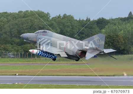 ギリシャ空軍F-4EファントムⅡ離陸 67070973