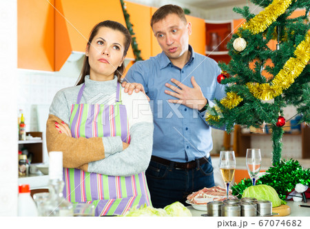 Couple quarreling at home 67074682