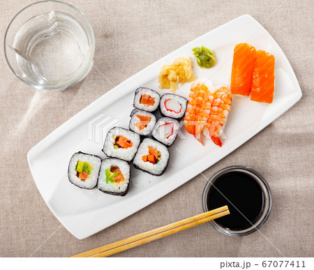 Assorted sushi maki and nigiri 67077411