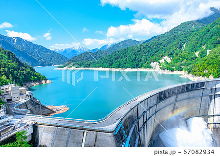 初夏の黒部ダム(ダム展望台からの眺め) 初夏の黒部ダム(ダム展望台からの眺め) 67082934