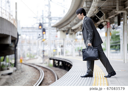 飛び込み自殺 67083579