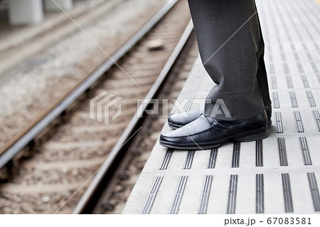 飛び込み自殺 67083581