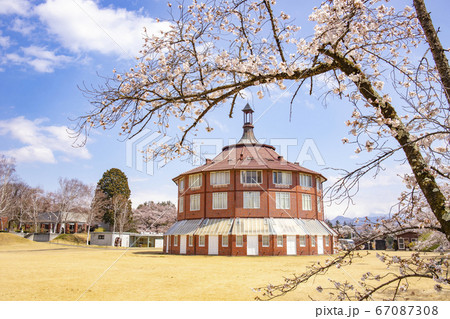 【山梨県北杜市】桜満開の清春芸術村とラ・リューシュ 【山梨県北杜市】桜満開の清春芸術村とラ・リューシュ 67087308