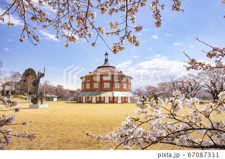 【山梨県北杜市】桜満開の清春芸術村とラ・リューシュ 【山梨県北杜市】桜満開の清春芸術村とラ・リューシュ 67087311