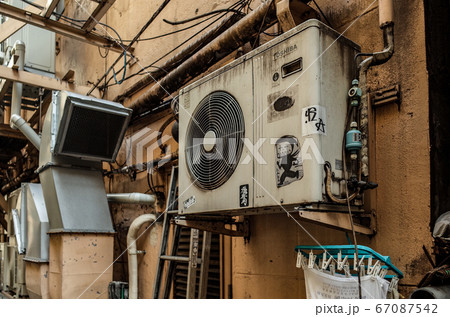 エアコンの室外機 エアコンの室外機 67087542