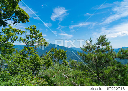 御前山山頂からの景色（山梨県大月市） 67090718