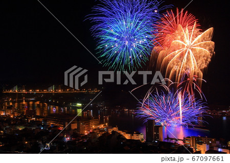 おのみち住吉花火まつり(広島県 尾道市)千光寺公園から見る おのみち住吉花火まつり(広島県 尾道市)千光寺公園から見る 67097661