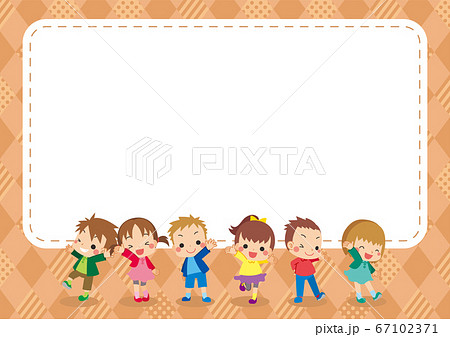 秋服を着た可愛い子どもたちの可愛いフレーム テンプレート フレームのイラスト素材