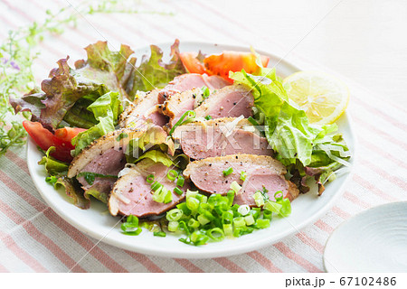 合鴨のサラダ 67102486