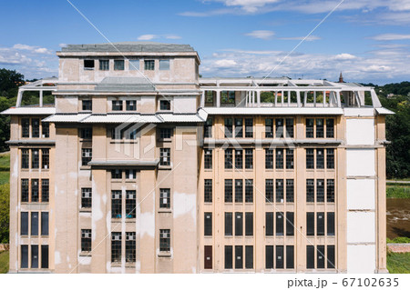 abandoned big building under construction to renovate 67102635