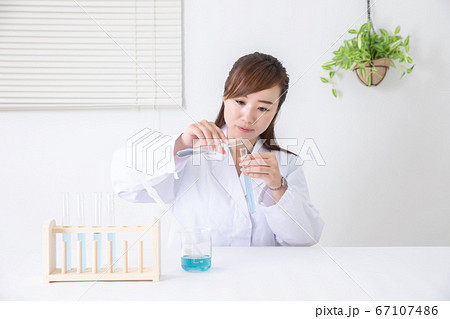 研究・科学者イメージ 研究・科学者イメージ 67107486