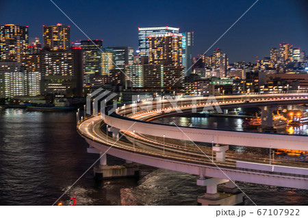 《東京都》レインボーブリッジループ橋・夜景 67107922