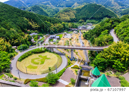 鳴淵ダム 下流域の眺め 【福岡県糟屋郡篠栗町】 鳴淵ダム 下流域の眺め 【福岡県糟屋郡篠栗町】 67107997