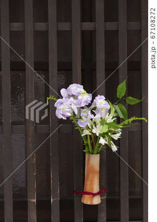 格子戸の挿花 格子戸の挿花 67108272