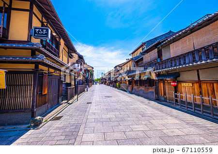 京都の花見小路通り 67110559