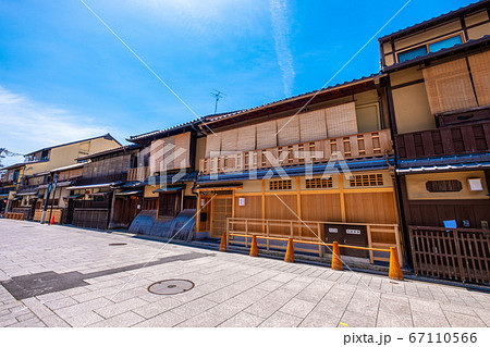京都の花見小路通り 67110566