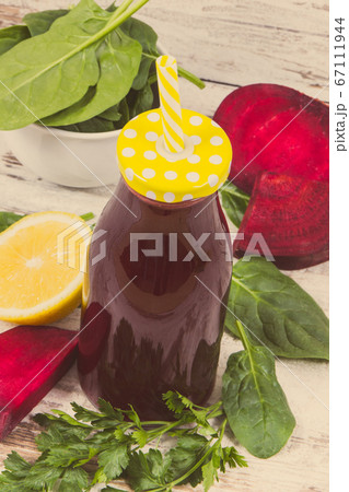 Juice made of beetroot and other vegetables 67111944