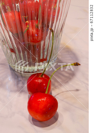 サクランボのデザート 67112832