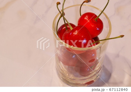 サクランボのデザート サクランボのデザート 67112840