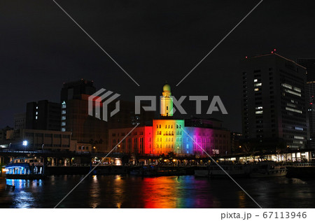 神奈川県/ 横浜三塔 レインボーライトアップ クイーンの塔(横浜税関・横浜税関本関庁舎) 神奈川県/ 横浜三塔 レインボーライトアップ クイーンの塔(横浜税関・横浜税関本関庁舎) 67113946