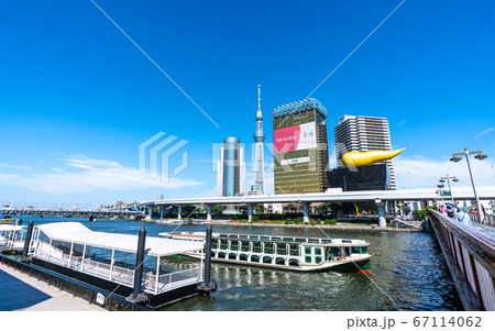日本の東京都市景観 水上バス乗り場の「道灌」(出発)などを望む(左奥にすみだリバーウォーク) 日本の東京都市景観 水上バス乗り場の「道灌」(出発)などを望む(左奥にすみだリバーウォーク) 67114062