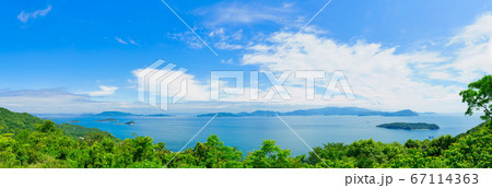 夏の瀬戸内海と島々　パノラマ風景(香川県庵治町) 67114363
