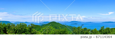 夏の瀬戸内海と島々　パノラマ風景(香川県庵治町) 67114364