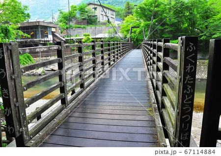 塩原温泉　福渡不動吊橋と新緑 67114884