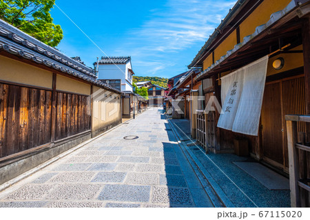 京都の八坂通り 67115020