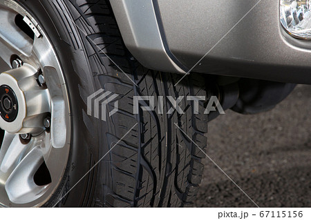 タイヤ　メンテナンス 67115156