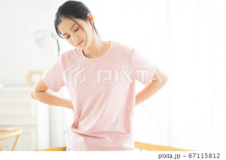 Woman, sickness Woman, sickness 67115812