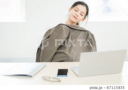 Business woman 67115835