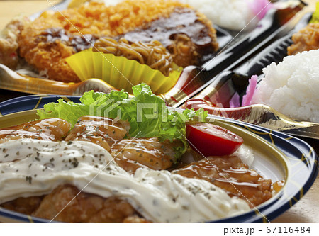 お惣菜のチキン南蛮とお弁当 お惣菜のチキン南蛮とお弁当 67116484