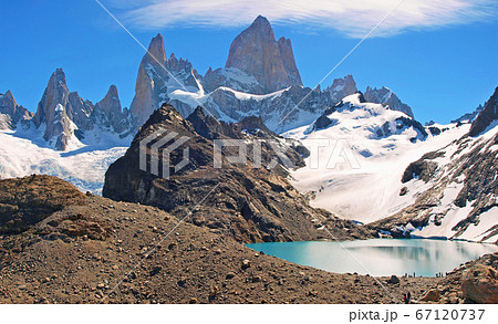 Mountain landscape with Mt Fitz Roy and Laguna de los Tres, Patagonia, Argentina, South America 67120737