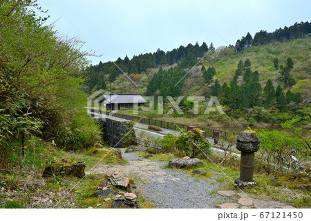 箱根・精進池・六道地蔵様から「石仏群と歴史館」を見下ろす・1 箱根・精進池・六道地蔵様から「石仏群と歴史館」を見下ろす・1 67121450