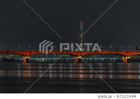 Seongsu bridge at night 67121494