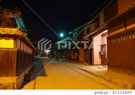 夜の町家 67123949
