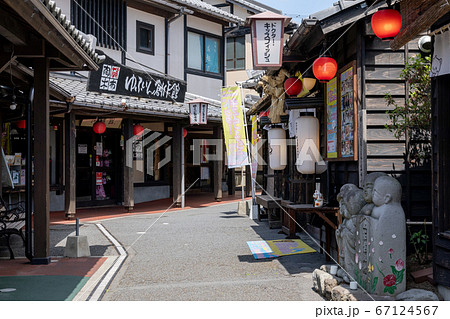 大分県湯布院　湯の坪横丁 67124567