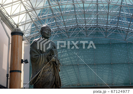 奈良 行基広場の行基像 67124977