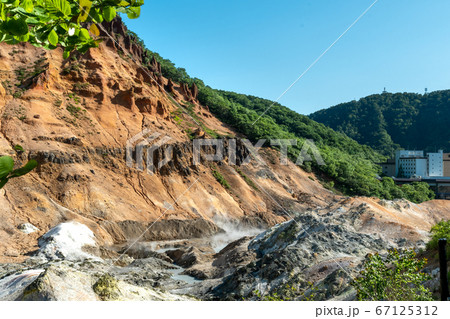 登別温泉地獄谷の風景 / 北海道 登別市の観光イメージ 登別温泉地獄谷の風景 / 北海道 登別市の観光イメージ 67125312