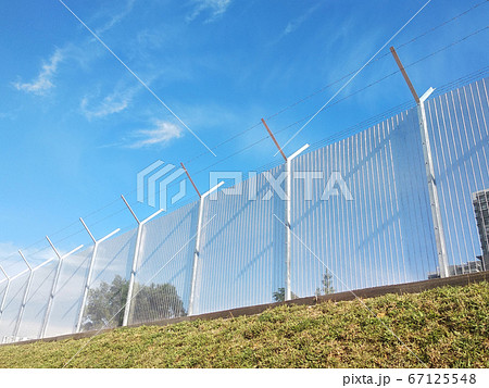 Anti-climb fencing made from galvanized iron install at the perimeter or boundary of property to prevent from intruder. Its close nets can prevent intruders from climbing the fence. 67125548